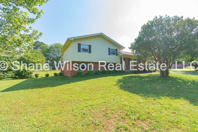 Charming 4-Bedroom Home in Chattanooga with Spacious 1900 Sq Ft Layout – Your Ideal Retreat Awaits!