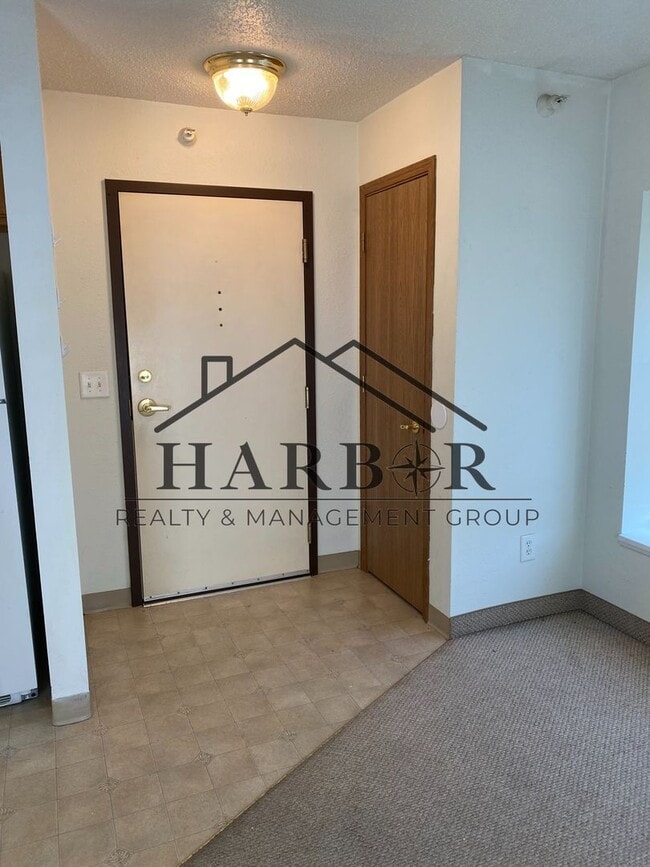 Photo - 146 S Broadway Ave Unit 102