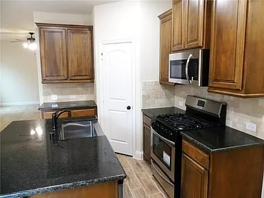 Photo - 624 Redwood Dr