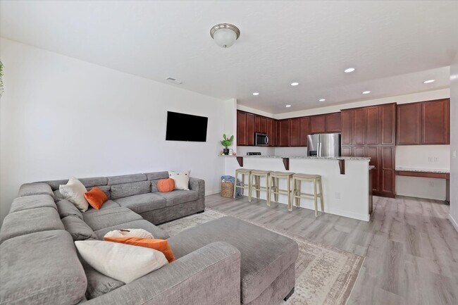 Photo - 5720 Cherry Ln