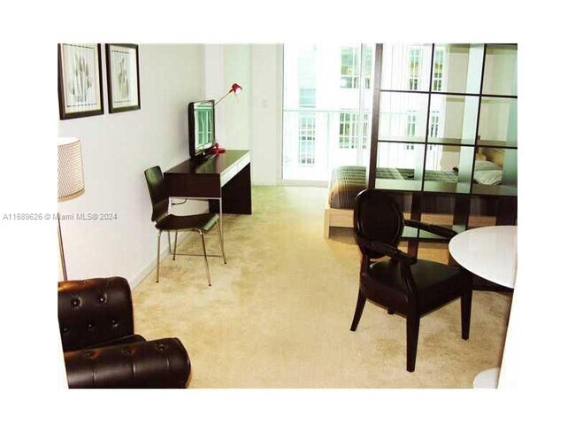 Building Photo - 1200 Brickell Bay Dr Unit 3316 Rental