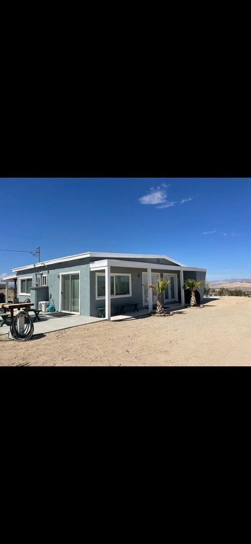 Building Photo - GORGEOUS 2 BED 2 BATH HOME WITH 1 BED 1 BA...