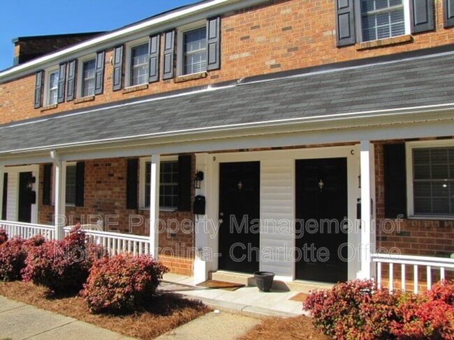 Building Photo - 1336 Green Oaks Ln Unit D