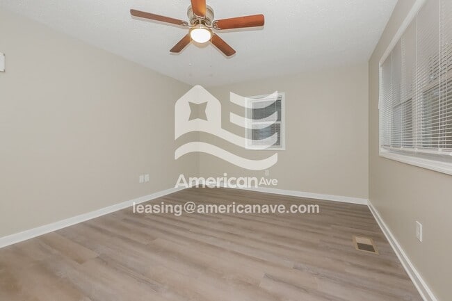 Photo - 341 Johns Rd