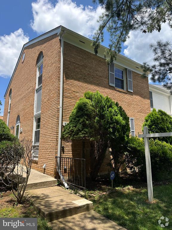 Building Photo - 4524 Pinecrest Heights Dr Rental