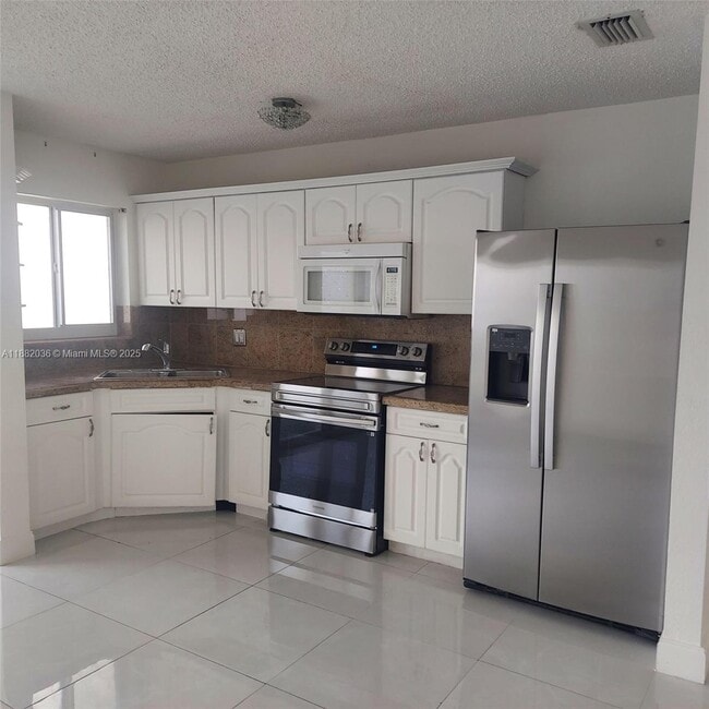 Photo - 1818 Rodman St Unit 4C