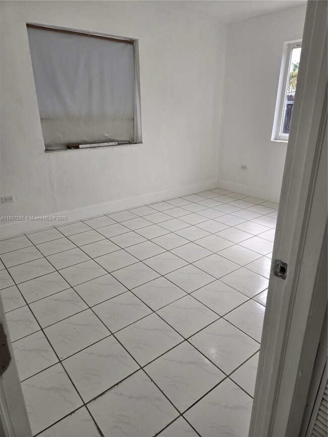 Photo - 310 SW 69th Ave