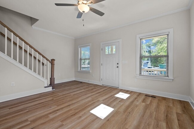 Photo - Modern amenities meet Cozy charm!  3 Bedro...