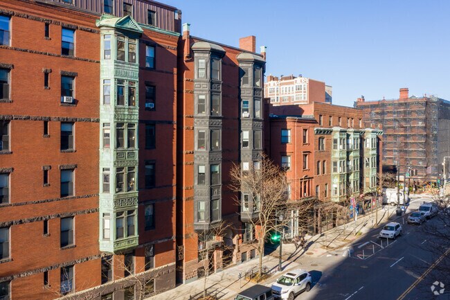 Primaria - 31 Massachusetts Ave