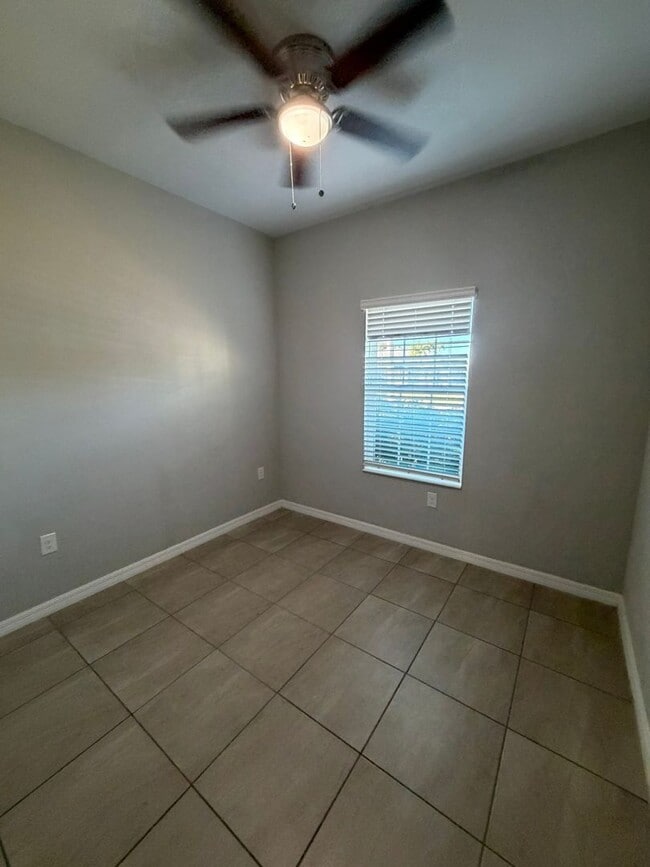 Photo - 523 NE 24th Ave