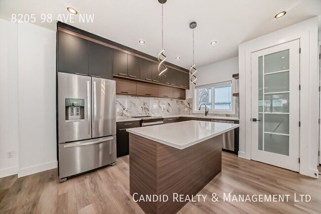 Photo - Modern 1 bedroom garden unit close to Downtown with lots of parking.