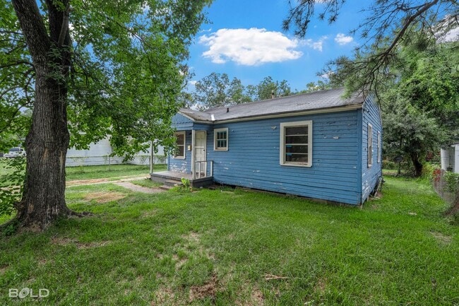 Photo - 2770 Lakehurst Ave