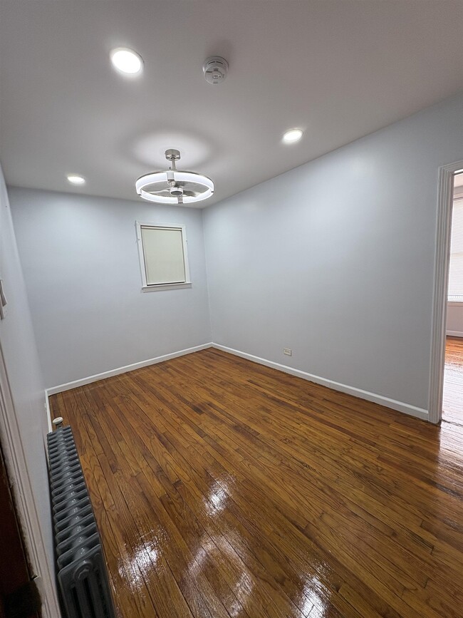127-129-129 W 3rd St Unit 1
