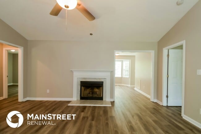 Photo - 304 Kingsbrook Cir