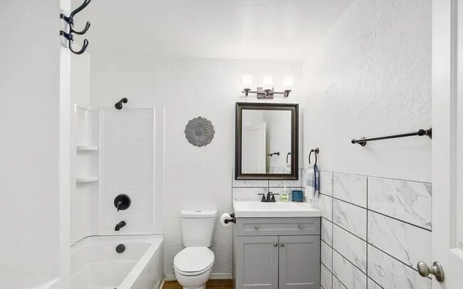 Photo - 9725 N Gleason Rd