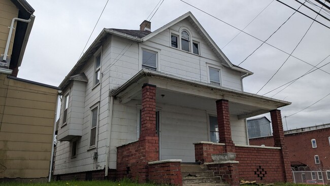 Charming 3 bedroom, 1 bathroom house locat... - Charming 3 bedroom, 1 bathroom house locat...