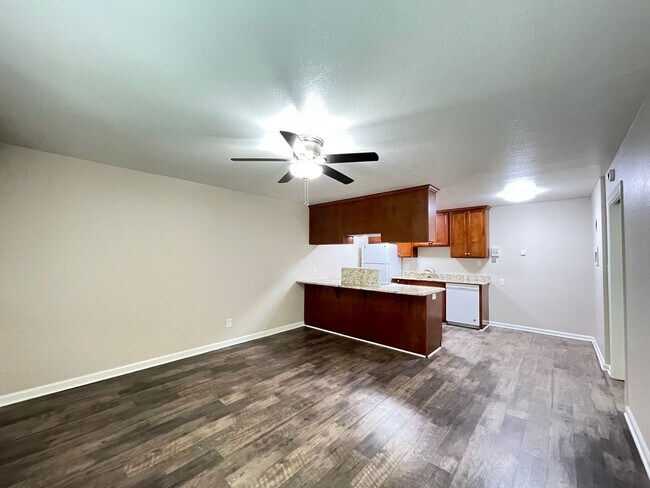 Photo - 1711-1715 N St