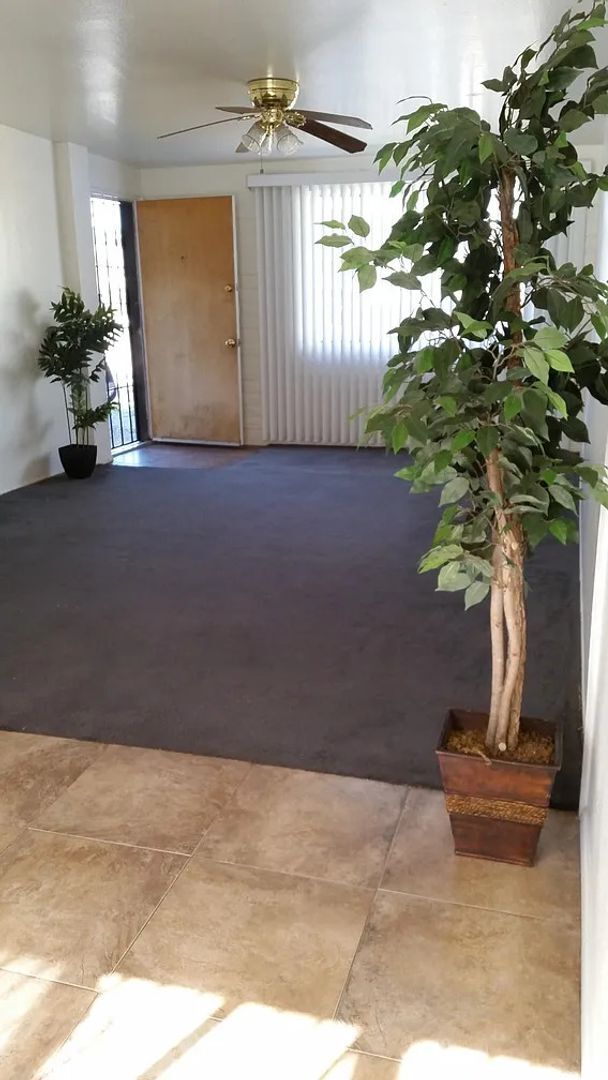 Photo - Centrally located 1 bedroom, 1 bath with bonus Den in a duplex, SW side of Swan & Grant.