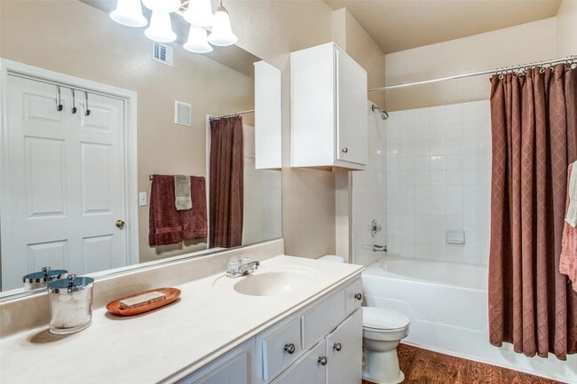Photo - 10221 Centrepark Dr