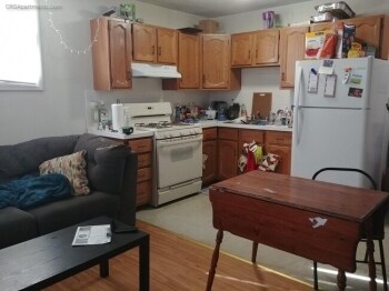 Building Photo - 570 Somerville Ave Unit 2