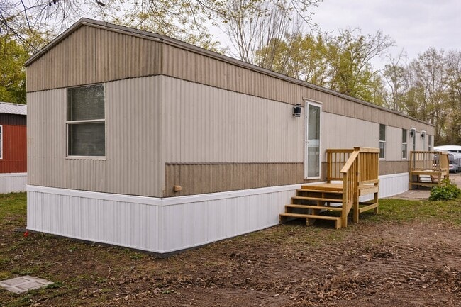 Photo - 69 Deerwood Park