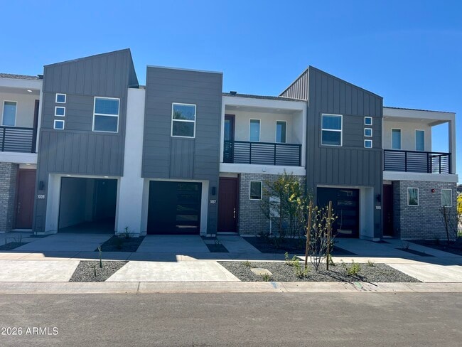 Photo - 1017 E Pasadena Ave