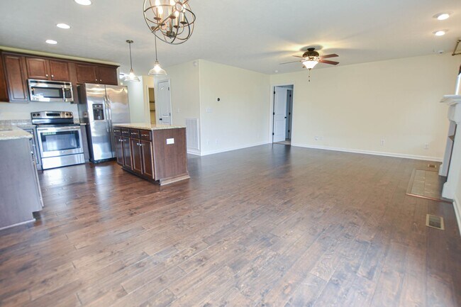 3561 Aurora Dr