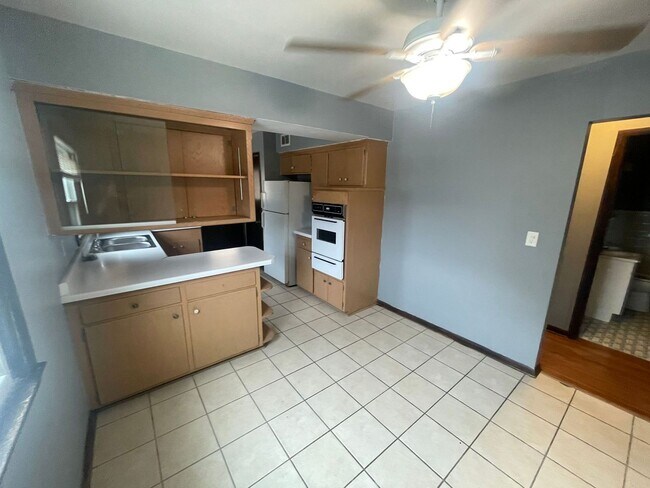 Photo - 5009-5017 S Lake Dr 12 unit