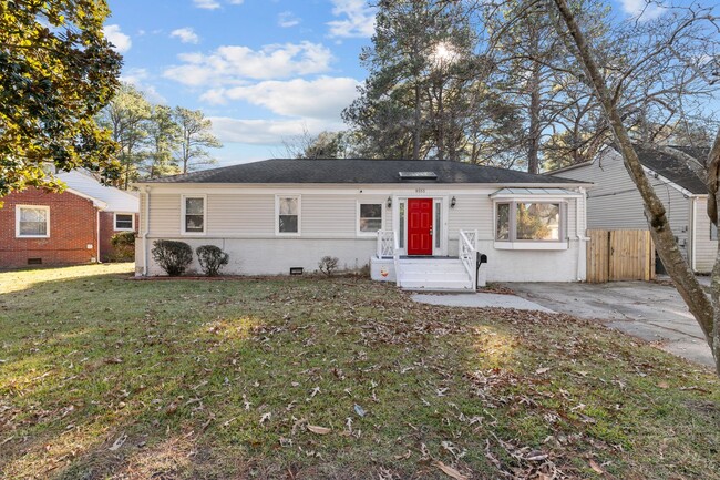 Charming Renovated 3-Bedroom Ranch-Style H... - Charming Renovated 3-Bedroom Ranch-Style H... House