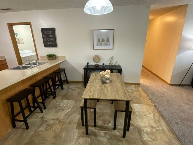 Photo - Anthrop Pointe