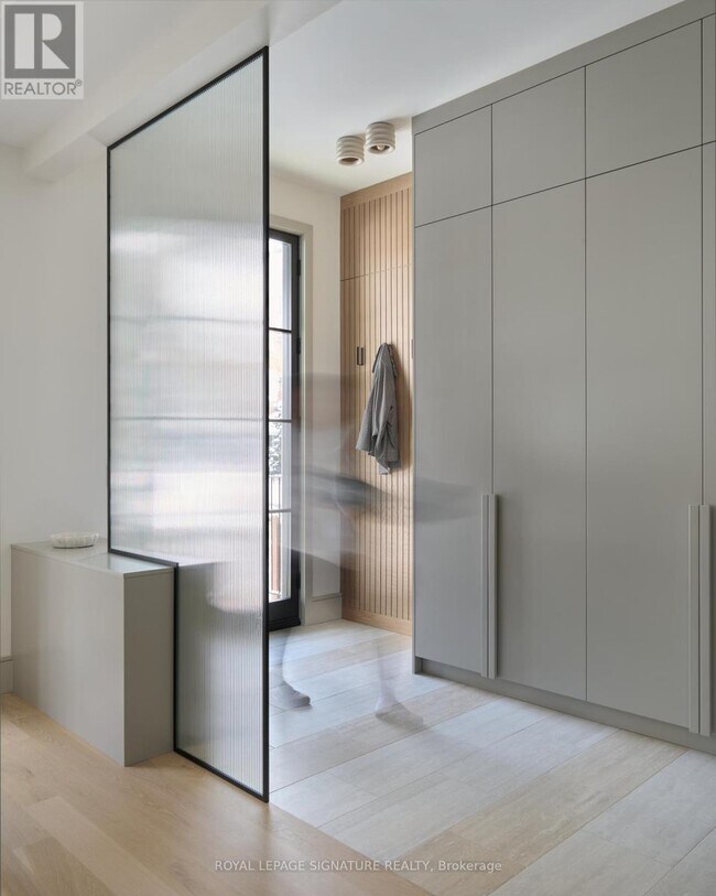 Photo - 82 Gough Ave