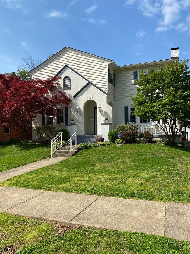 Photo - 2534 Tennyson Ave