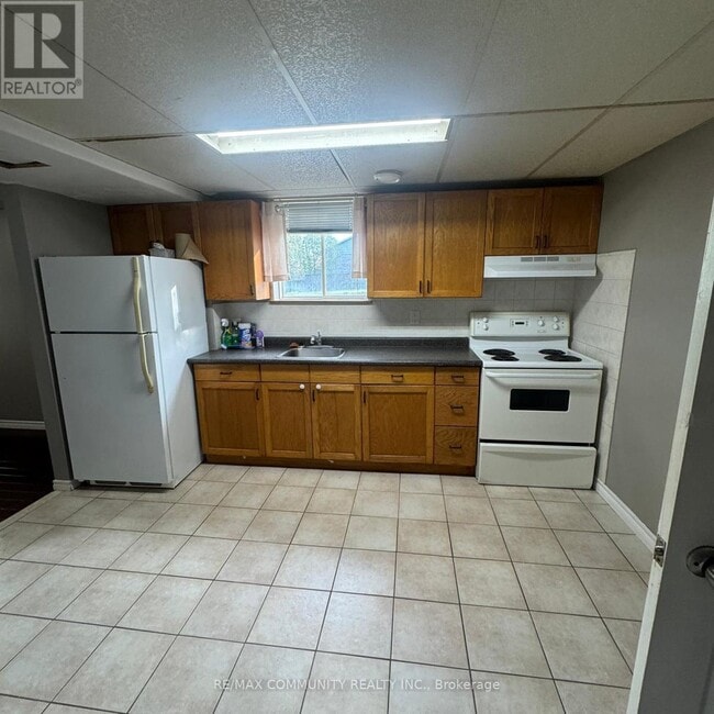 Photo - 108 Ontario St