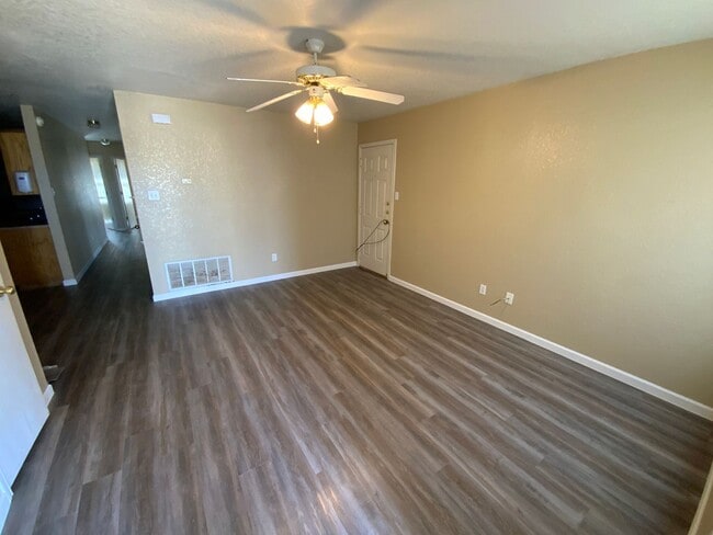 Photo - 2602 Edgefield St Unidad B