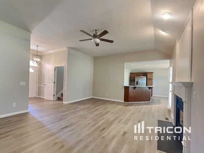 Photo - 146B Waterford Way