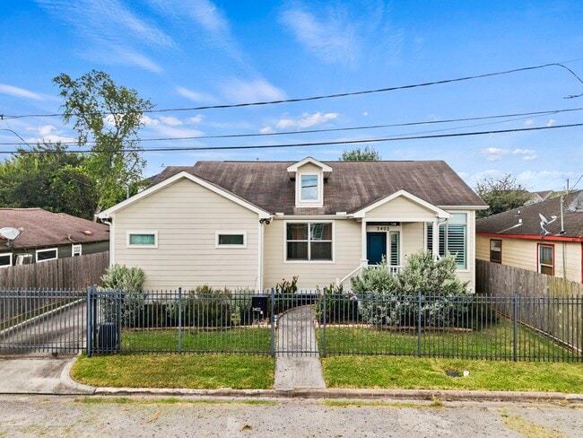 Building Photo - 3402 Delhi St