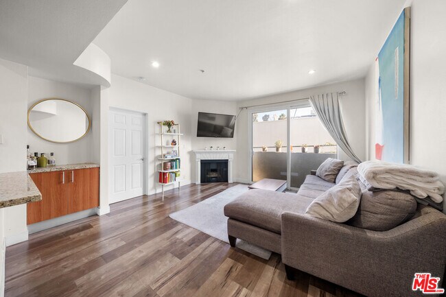 Photo - 620 S Gramercy Pl Unit 228