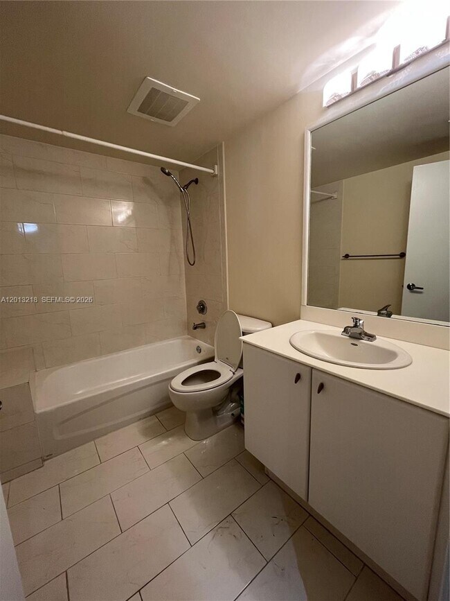 Photo - 2740 SW 28th Terrace Unit 308