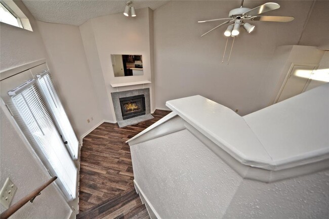 Photo - 10855 Meadowglen Ln Condo Unit 1129