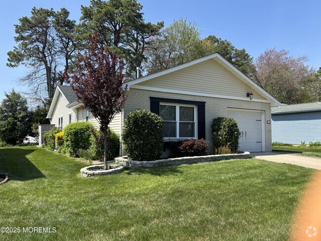 Building Photo - 11 Rushmore Dr Rental