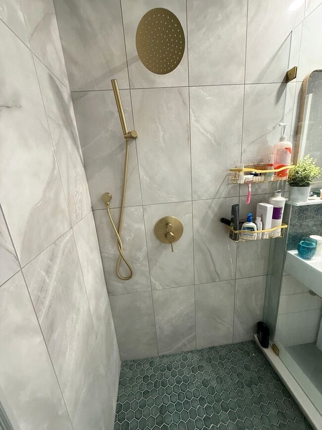 1349-1353-1353 Hollywood Pl Unit 1349