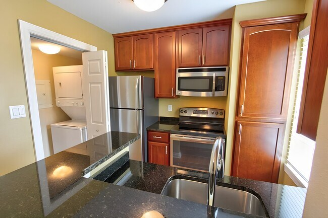 Photo - Country Club Manor