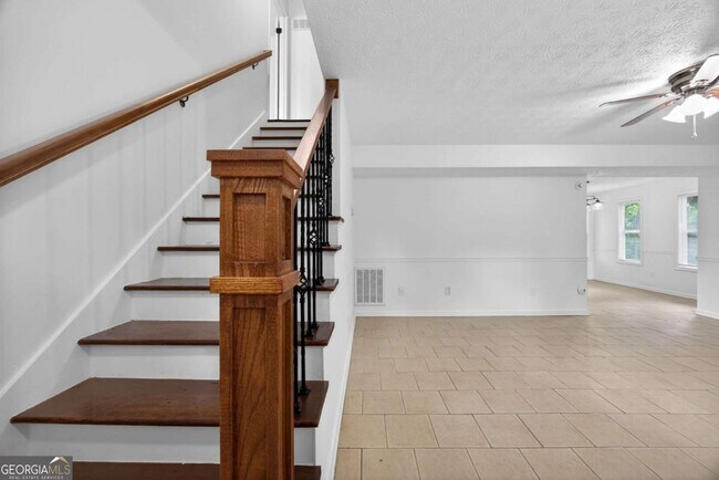 Photo - 6898 Babbling Brook Dr
