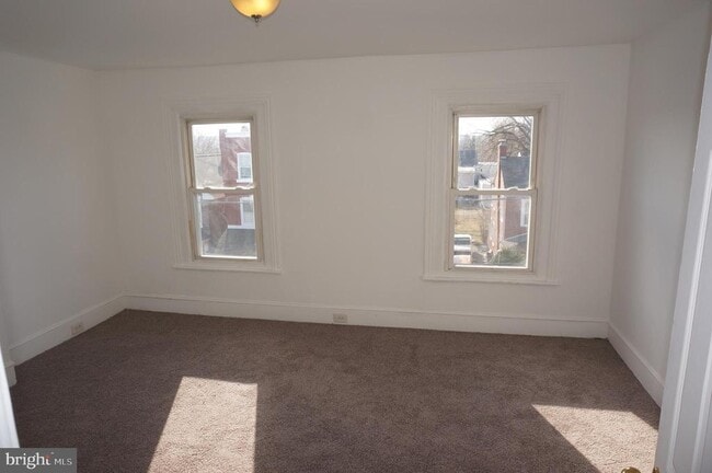 Photo - 221 E Wood St