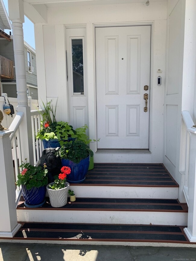 Photo - 35 Seaview Ave Unidad 2nd fl