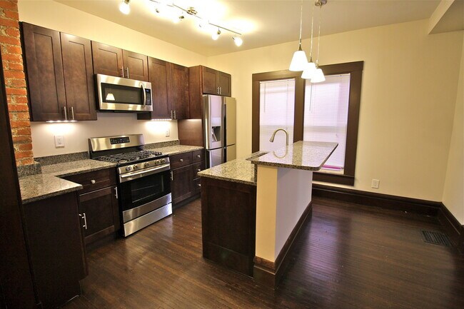 Photo - 38 W Oakland Ave Unit 38