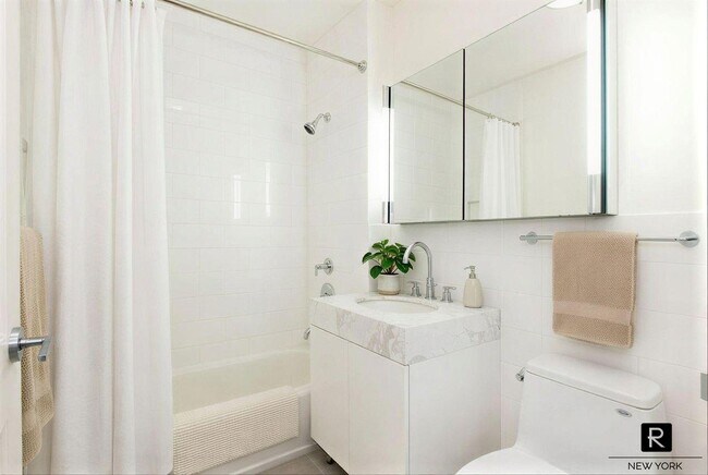 Photo - 300 E 64th St Unit 9-B