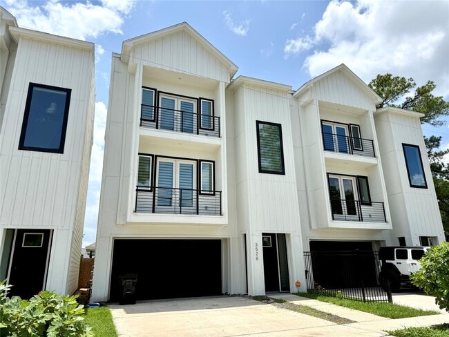 Building Photo - 3526 Luca St