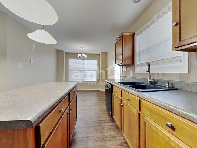 Photo - 5523 Golden Gate Rd