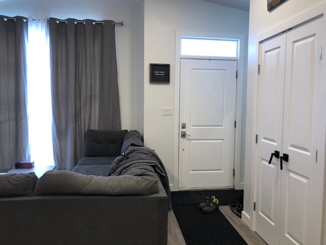 Photo - 492 Hethrington Ave